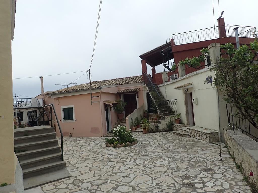 Summer Cottage Sinarades Bagian luar foto