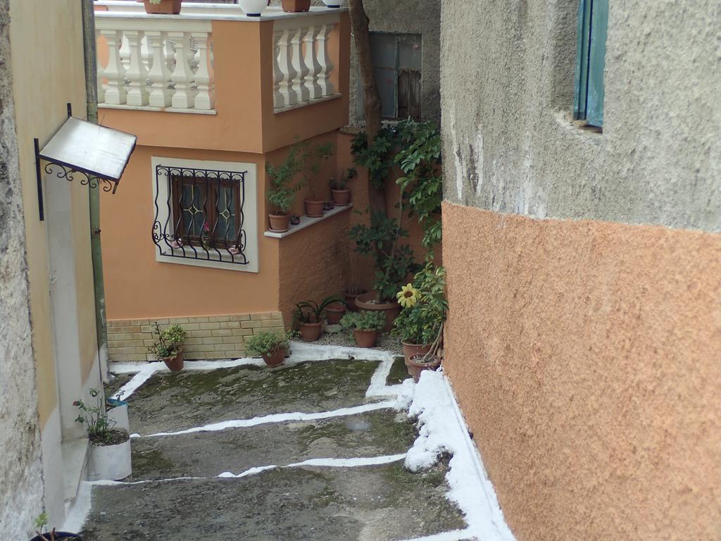 Summer Cottage Sinarades Bagian luar foto